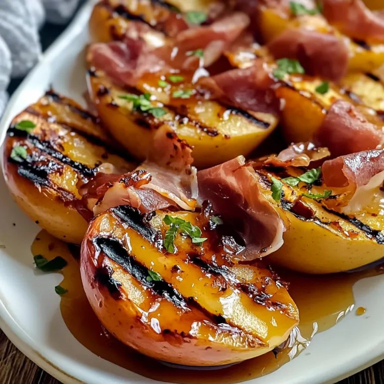 Grilled apples with prosciutto and honey.